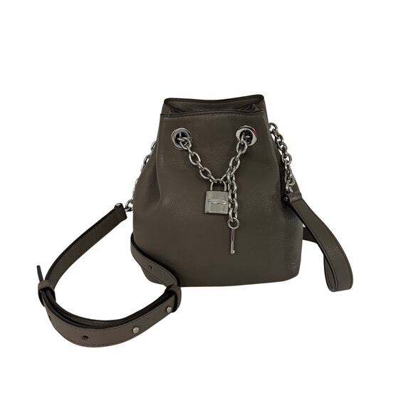 Michael Kors Hadley Messenger Bag Gray Pebbled Leather Bucket Crossbody Chain - Picture 1 of 12